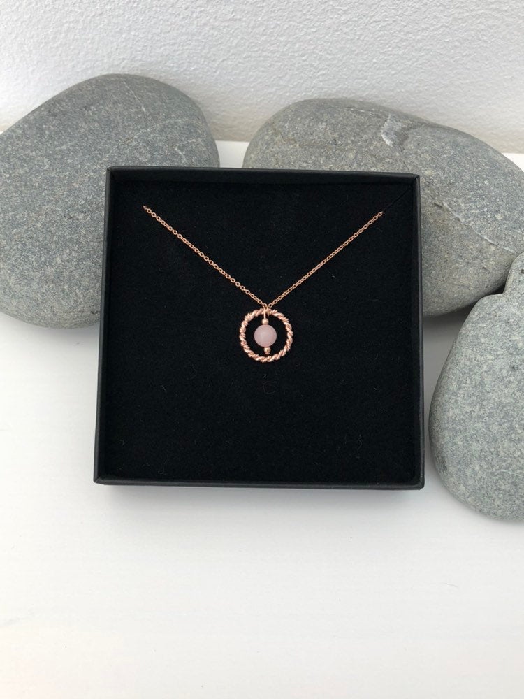 rose quartz necklace 5e456e37