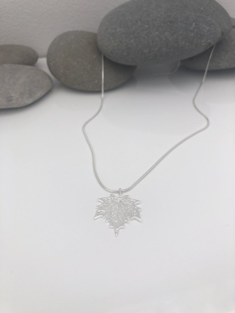 silver maple leaf necklace 5e459a41