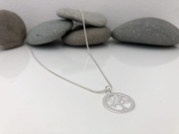 sterling silver tree of life necklace 2 5e459a95 scaled